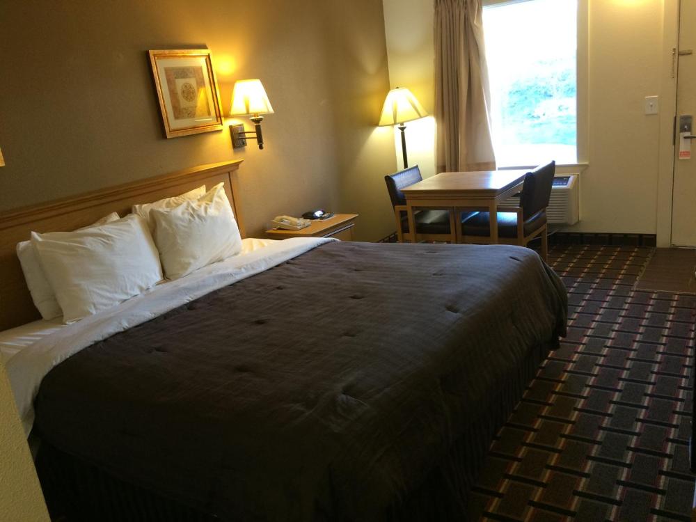 King Suite interior